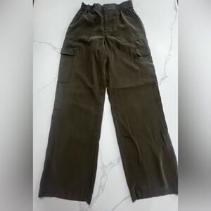 Euc MELODAY green cargo pants size s